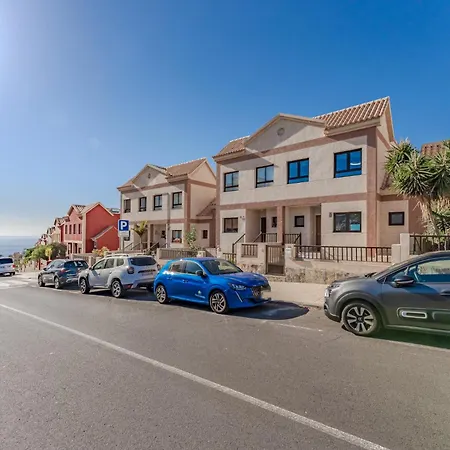 Hébergement de vacances Exclusive New Townhouse In Playa Paraiso *